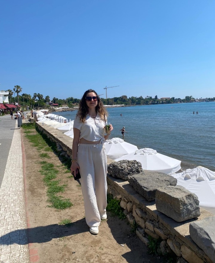 Leyla Bacaksız Kimdir?