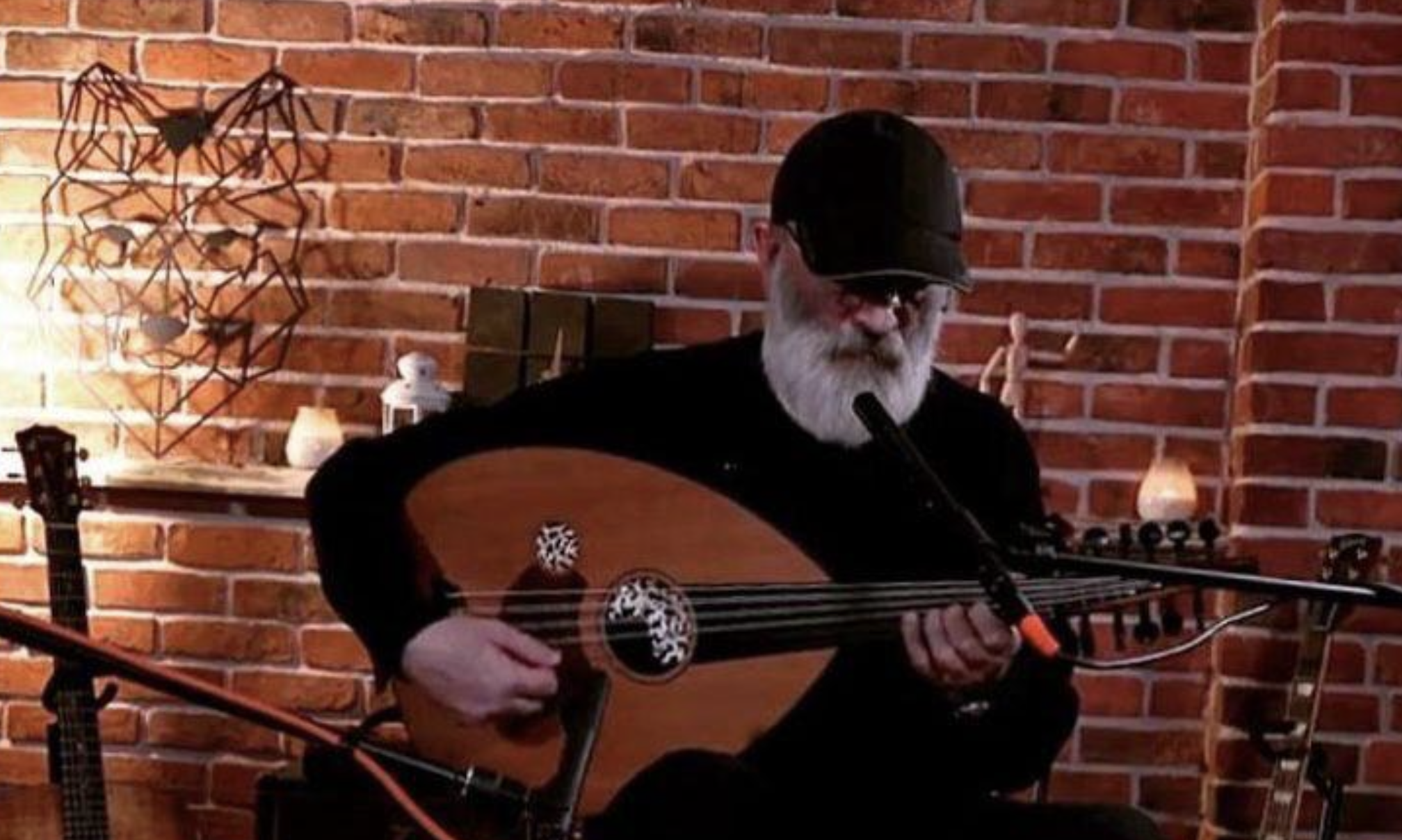 Usta Bir Udi: Oktay Aktürk, Türk Musikisini Dünyaya Taşımaya Devam Ediyor